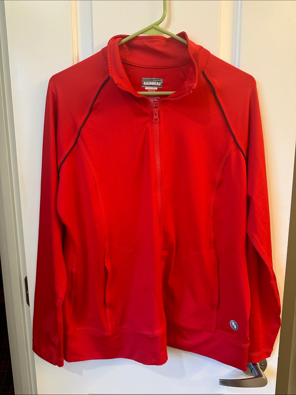 Athletic full zip semi-fitted lightweight jacket